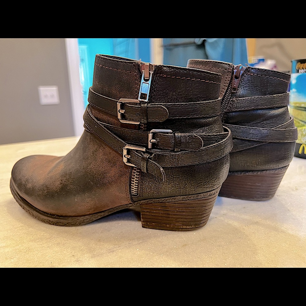Size 9 burnished leather-look strappy ankle booties